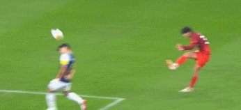 1733270171178022032.gif 手球没判.gif