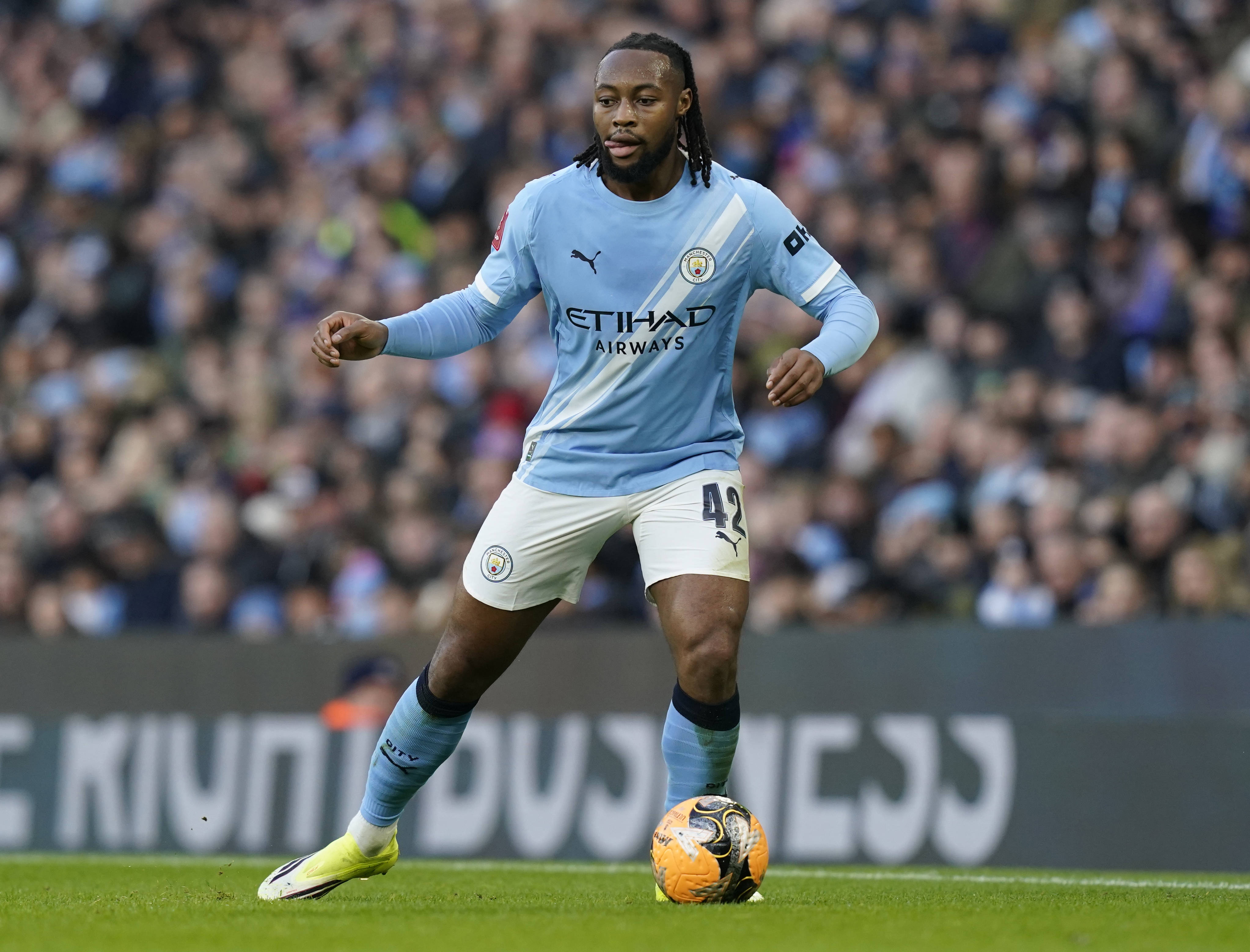 开云体育-2026冬窗全球转会支出16亿欧合计超5900笔，英格兰球队支出3.07亿