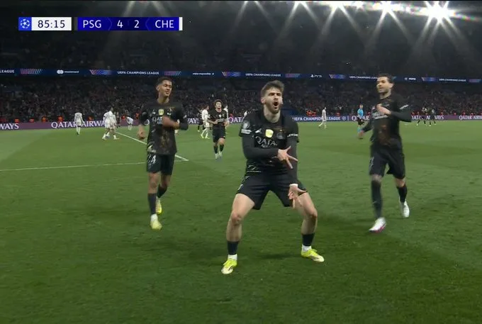 自2021年以来首次，巴黎在欧冠1/8决赛单场打进4球